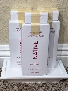 3x$18    Native Apple Butter & Strudel Body Wash - White with Red Text